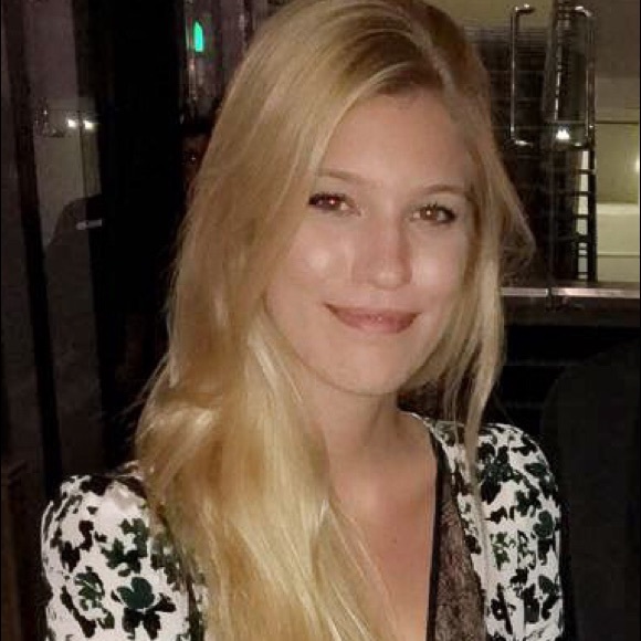 Meet your Posher, Stephanie - Picture 1 of 1